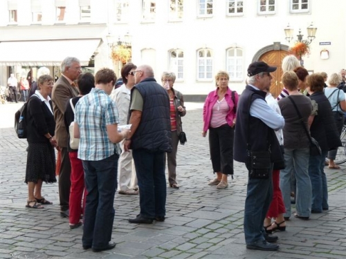 rege-gesprache-am-jesiutenplatz-2009-09-12-wahlkampf-029.jpg