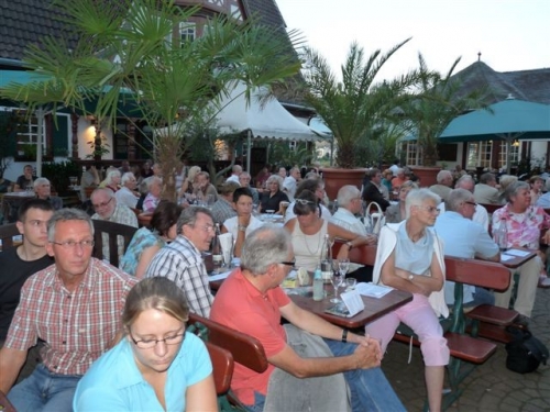 weindorf-7-masse-2009-08-24-wahlkampf-033.jpg