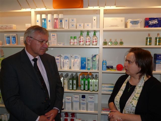 horchheim-besuch-apotheke-2009-09-15-wahlkampf-025 horchheim-besuch-apotheke-2009-09-15-wahlkampf-025